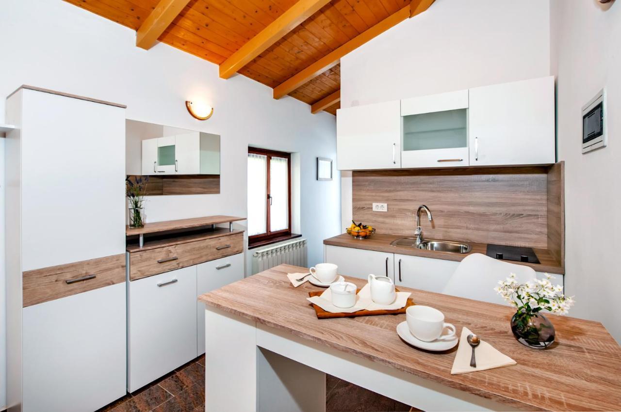 Apartments Carmelo โรวีน ภายนอก รูปภาพ