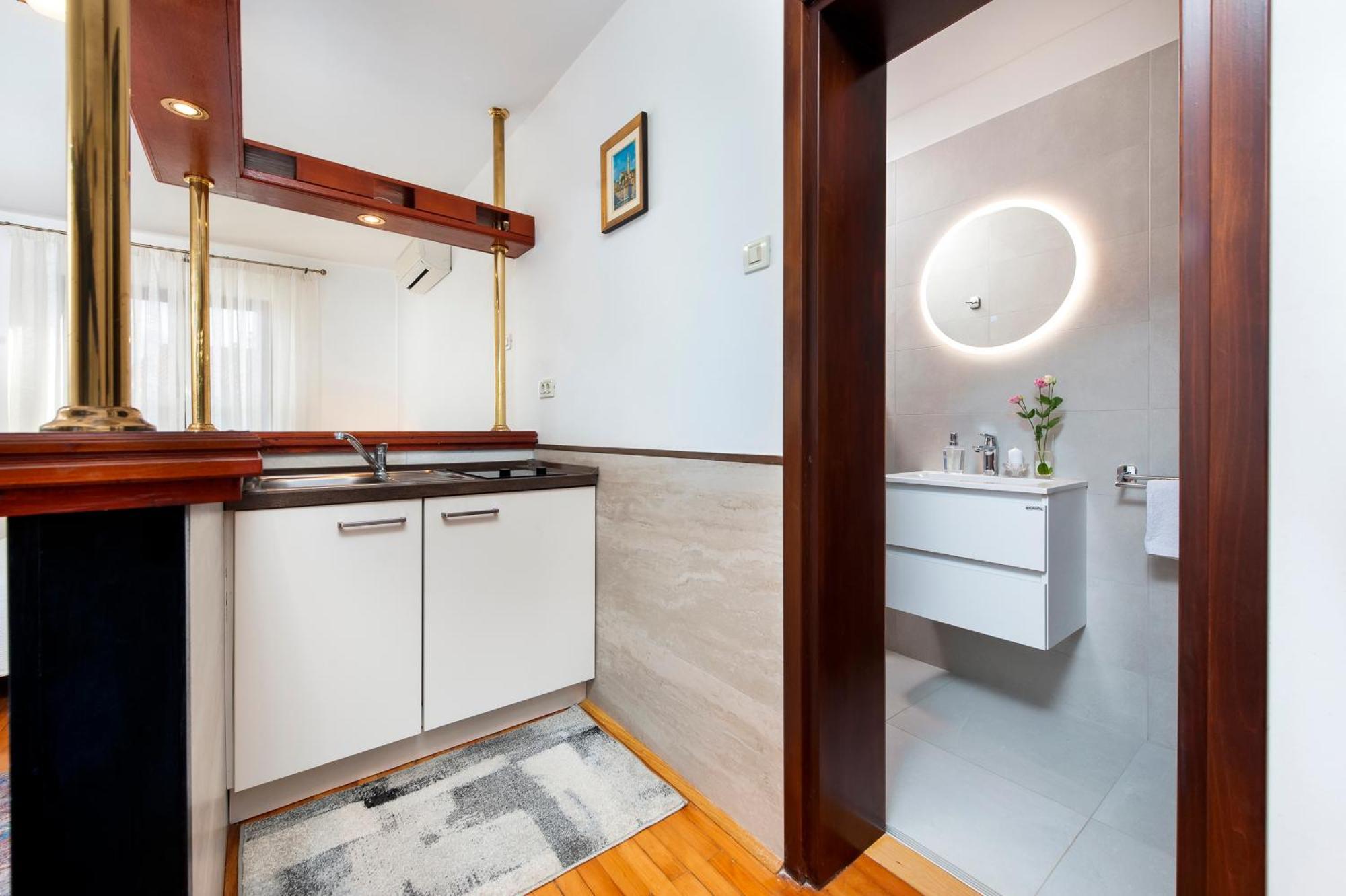 Apartments Carmelo โรวีน ภายนอก รูปภาพ