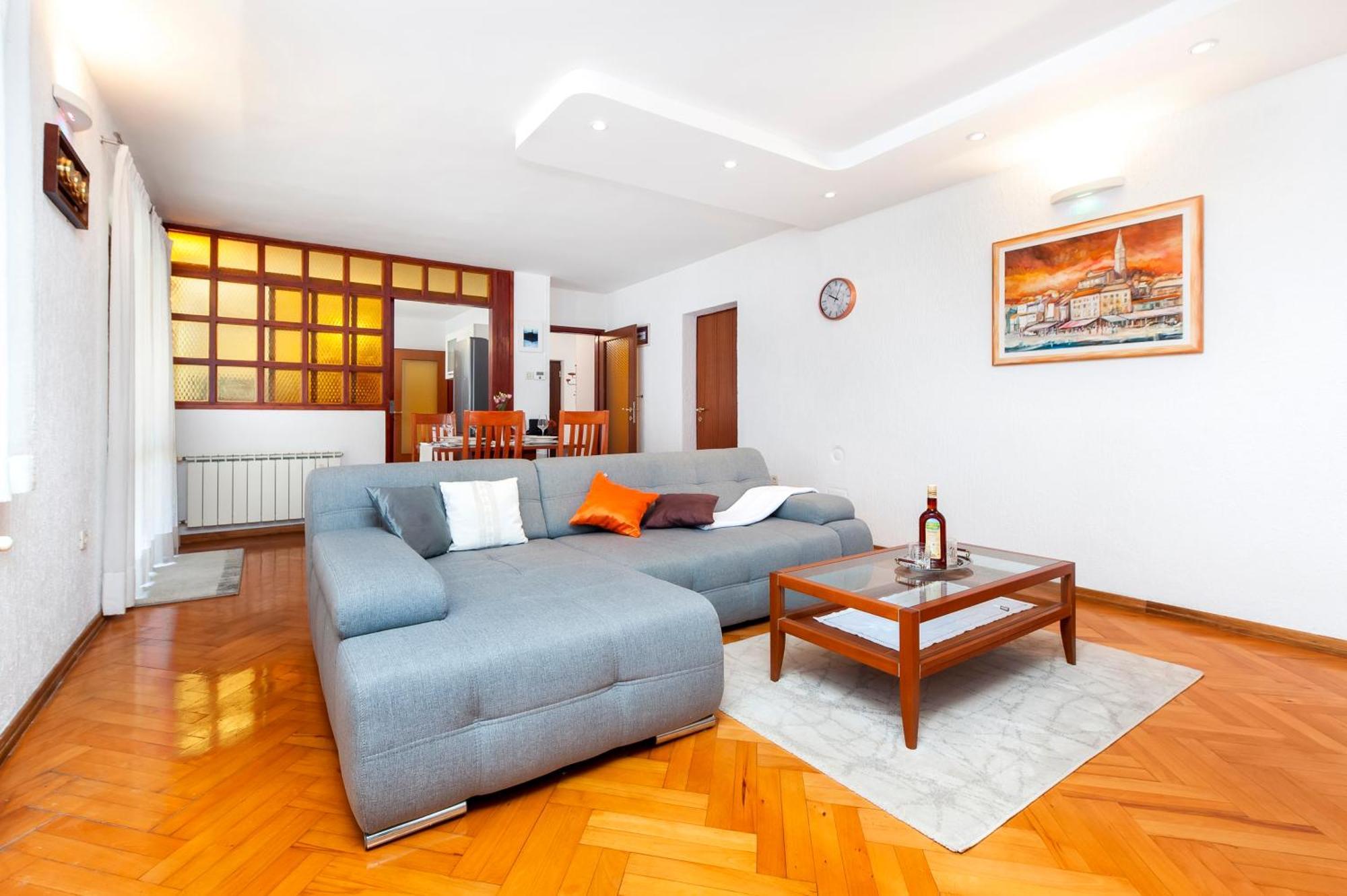 Apartments Carmelo โรวีน ภายนอก รูปภาพ